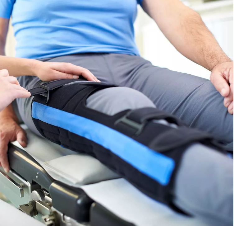 Ортез на коленный сустав 1101 Bauerfeind, сильная фиксация купить в OrtoMir24